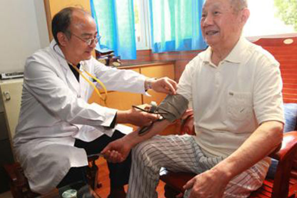 健康一體機配備進村提高農村診療水平