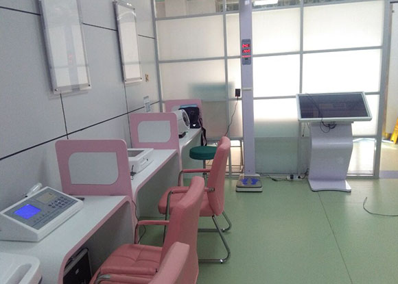 興平市人大代表調研健康一體機 興平市人大代表調研健康一體機
